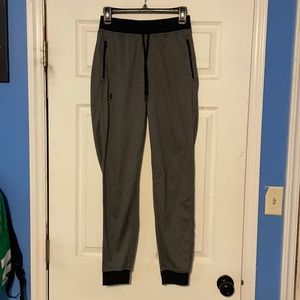 EUC Men’s UA loose fit cuffed joggers - small